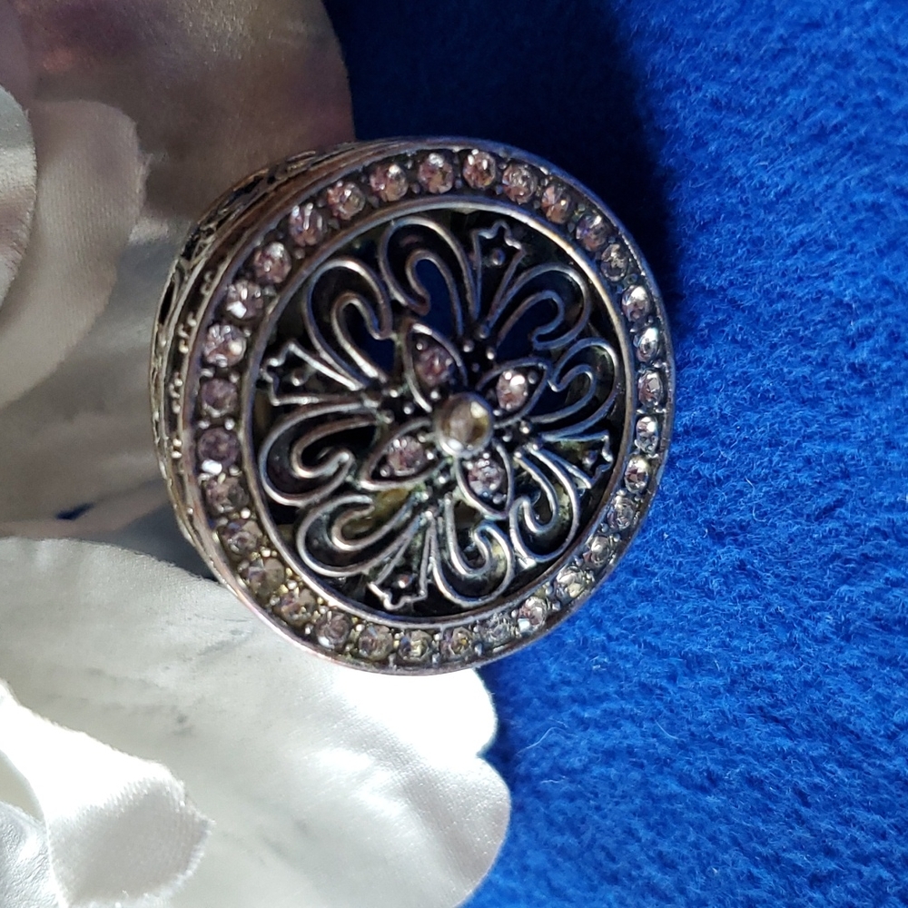 Ring $8 - Picture 5 of 8